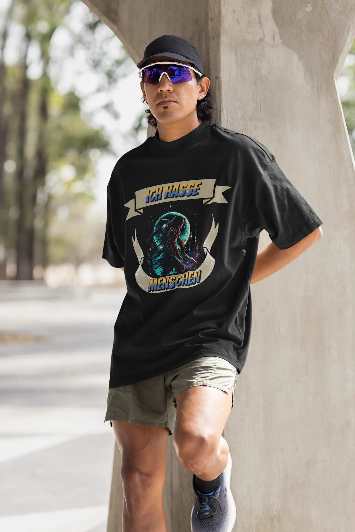 Schwarzes Metal Shirt mit gelb blauer Schrift Ich hasse Menschen Sensenmann mit zwei Schwertern