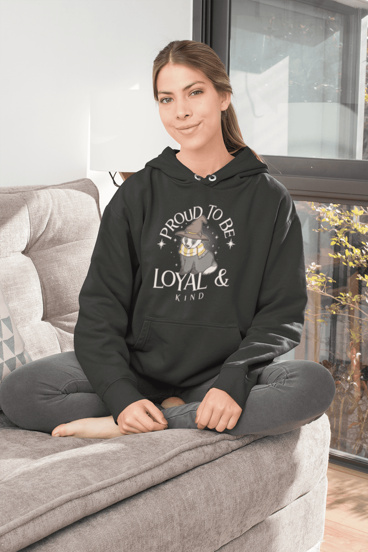 Shirt, Hoodies & Co mit dem Aufdruck - PROUD TO BE LOYAL AND KIND