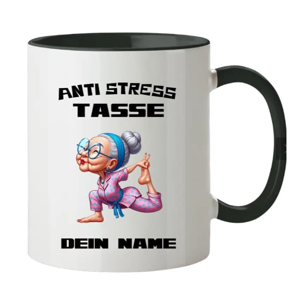Zweifarbige Tasse in Schwarz und Weiß mit gebogener schwarzer Schrift 'ANTI-STRESS Tasse' und Platzhalter für Name.