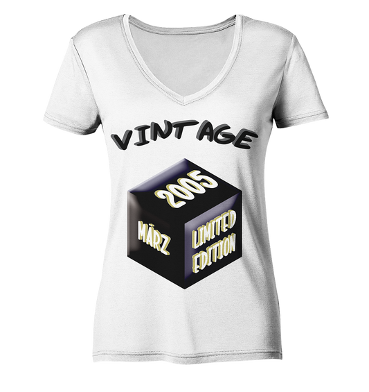 Vintage 2005 MÄRZ Limited Edition, Geschenk zum 18  - Ladies Organic V-Neck Shirt