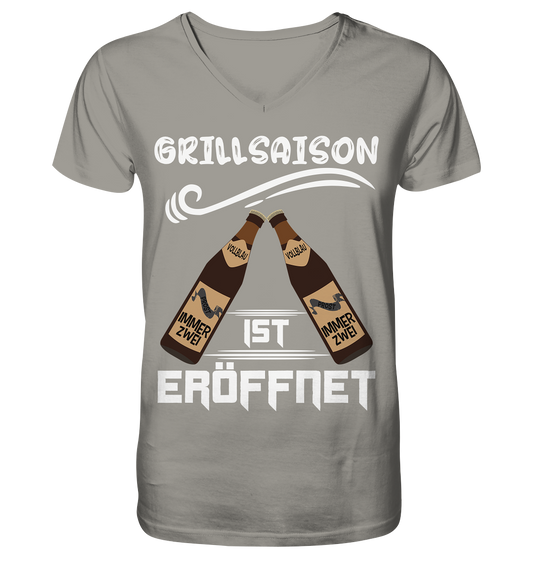 Grillsaison ist eröffnet, Grillen, Party, Feiern, Helles Design - V-Neck Shirt